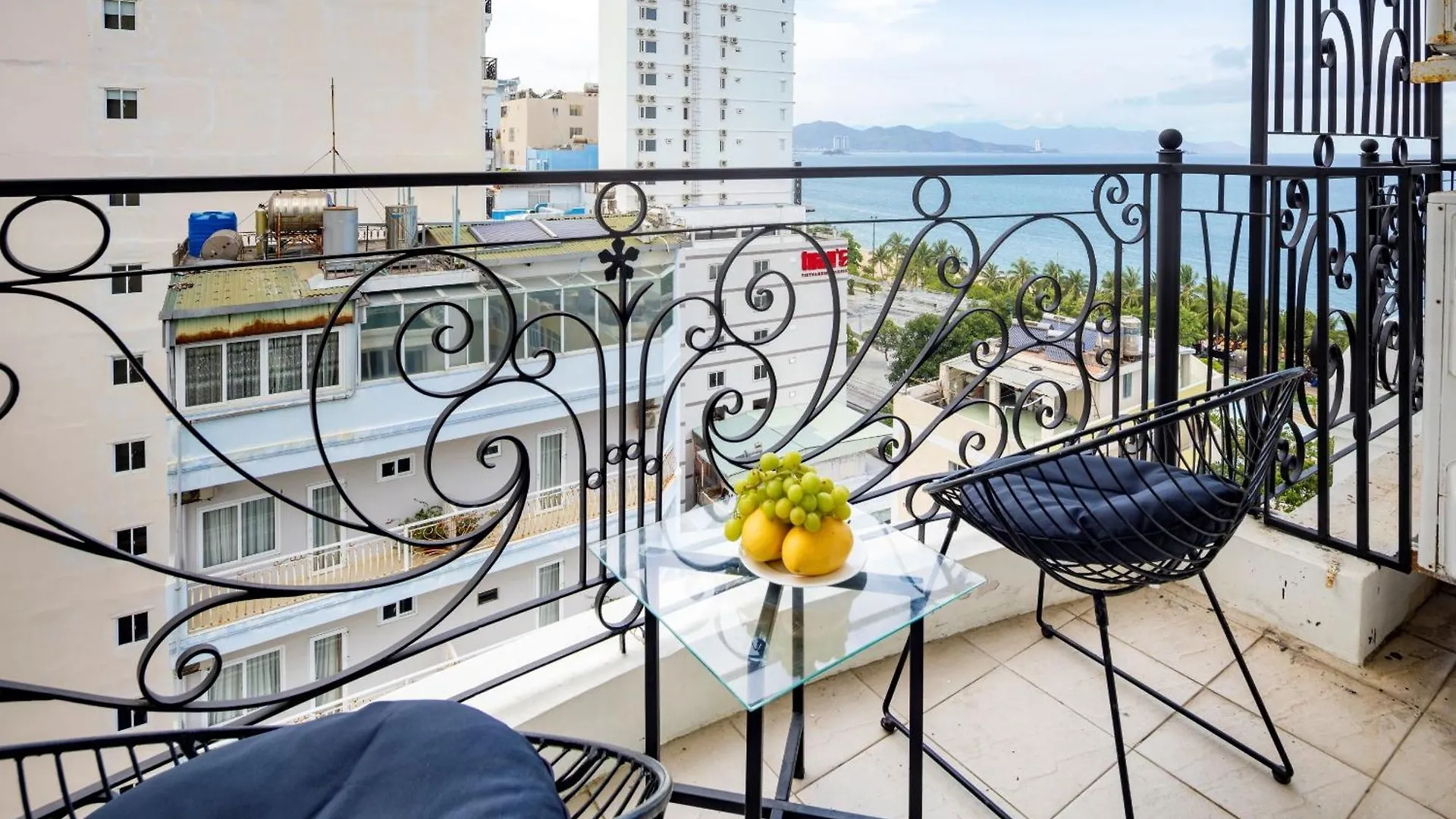 Paris Luxury Hotel & Apartment Nha Trang