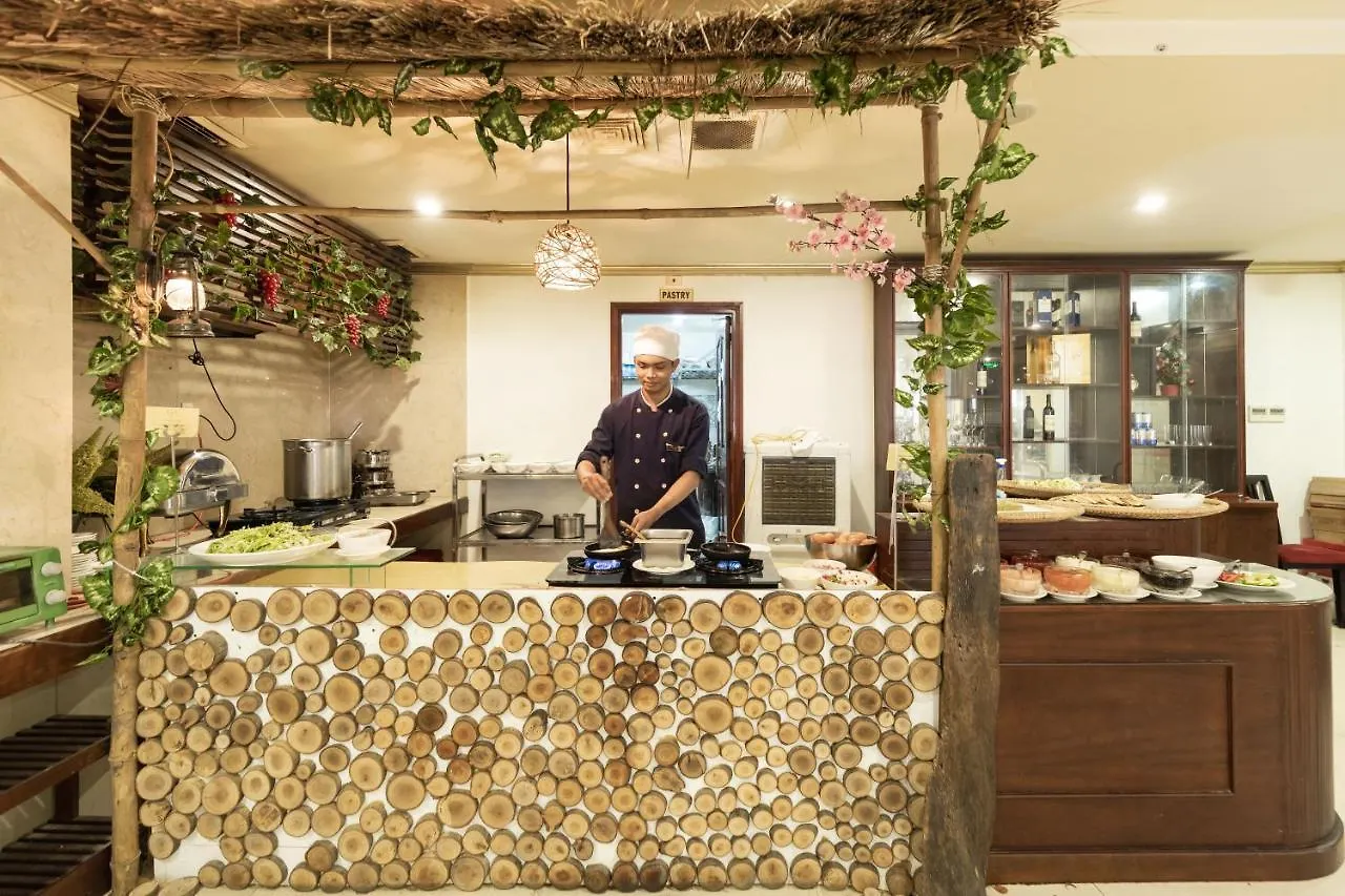 Paris Luxury Hotel & Apartment Nha Trang 4*,